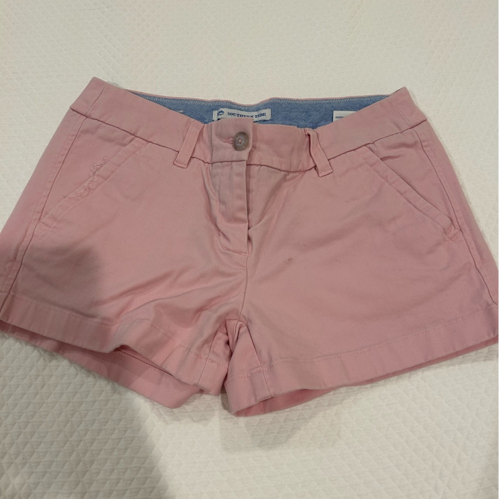 Southern Tide - 3” Leah Short in pale pink